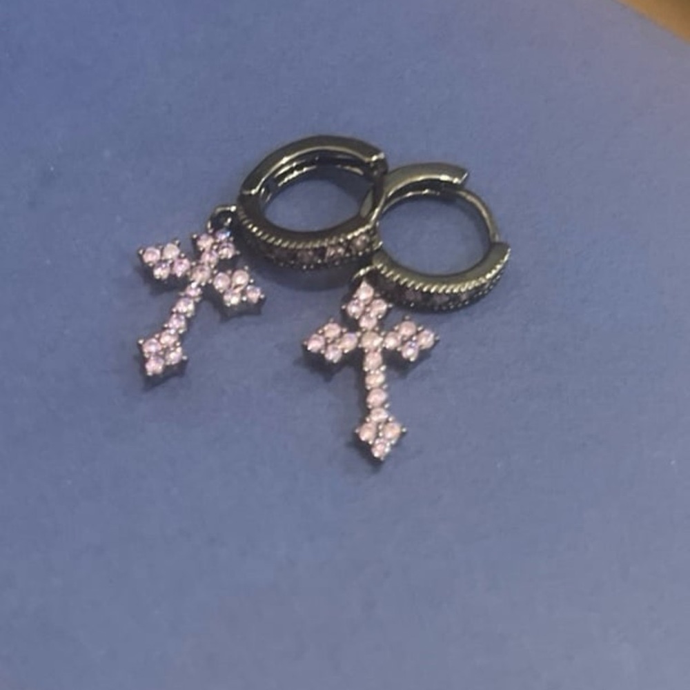 Gorgeous Amethyst Swarovski Elements Hematite Fin… - image 2